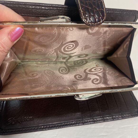 Brighton Brown Leather Wallet – Kiss-Lock Change Pocket – Card Slots – 7” x 4” - Picture 11 of 13